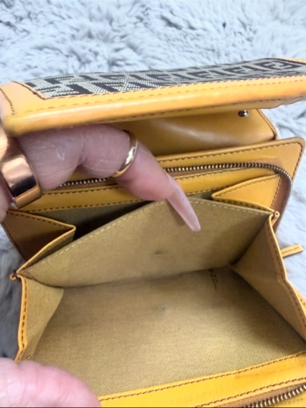 Vintage Fendi Zucca canvas and leather trifold wallet - Picture 10 of 10